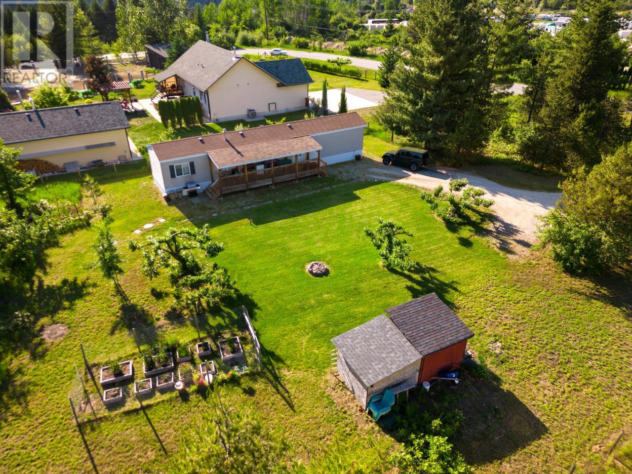 976 WATERLOO  Road Castlegar