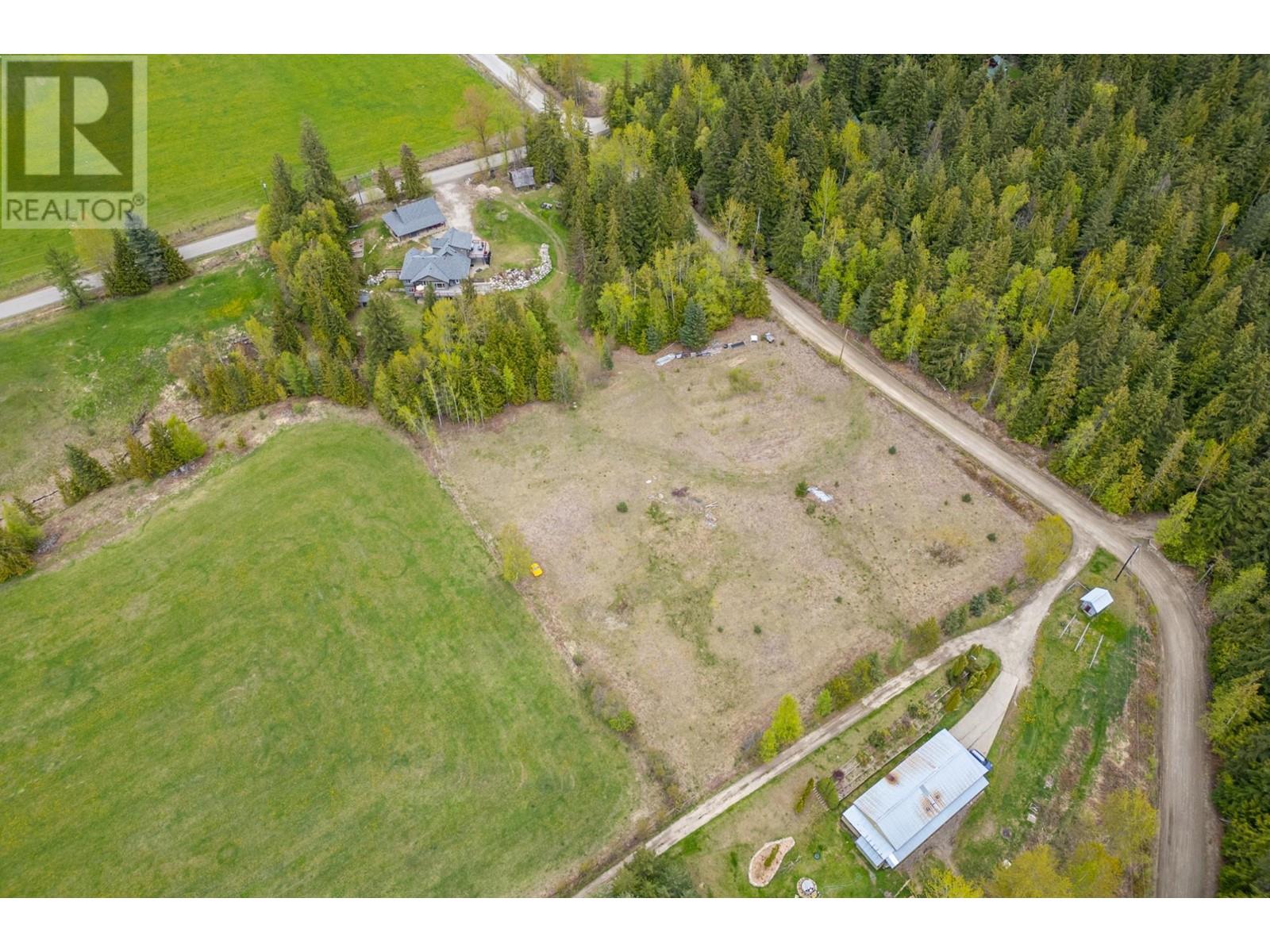 787 CRESCENT BAY Road Nakusp