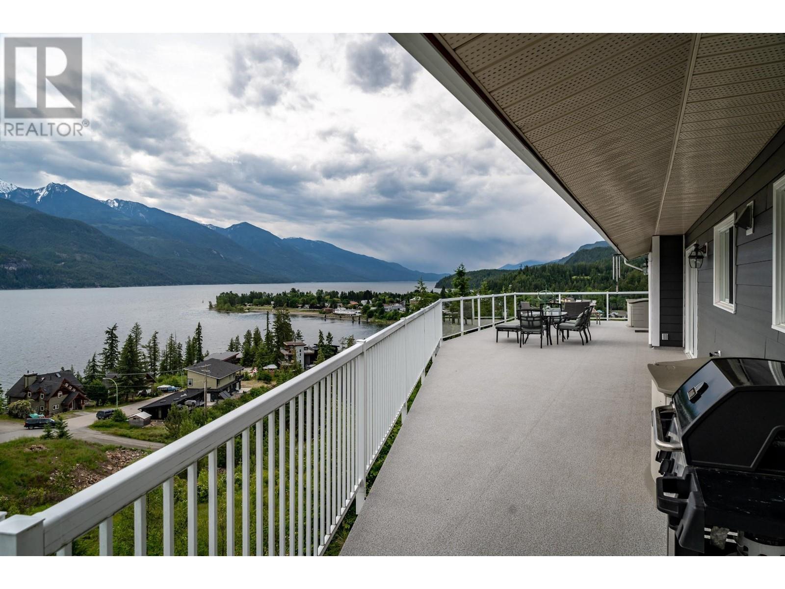 505 MARINE  N Drive Kaslo