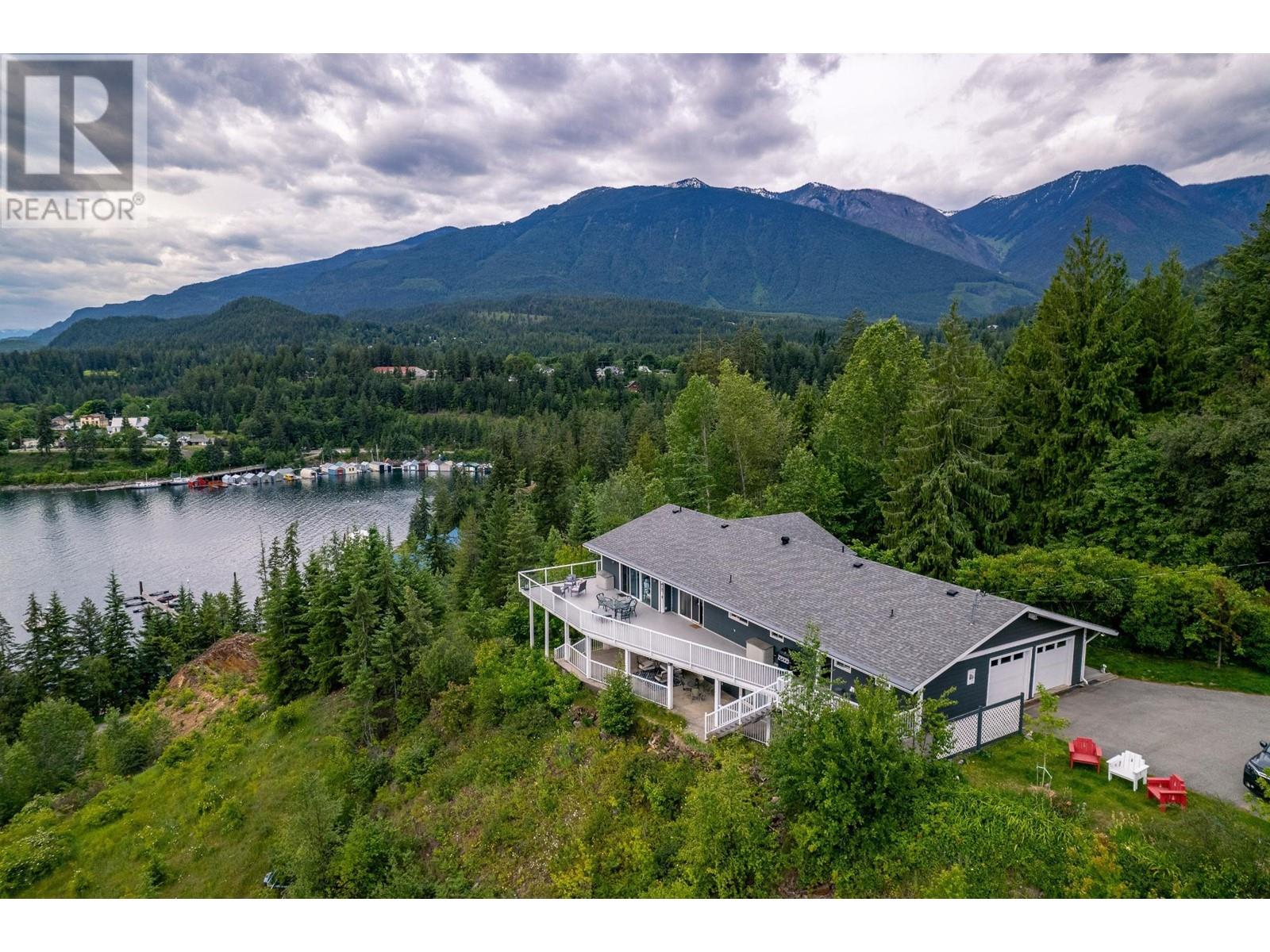 505 MARINE  N Drive Kaslo