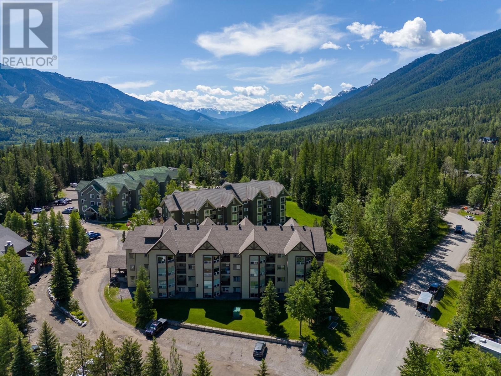 4559 TIMBERLINE  Crescent Unit# 324 Fernie