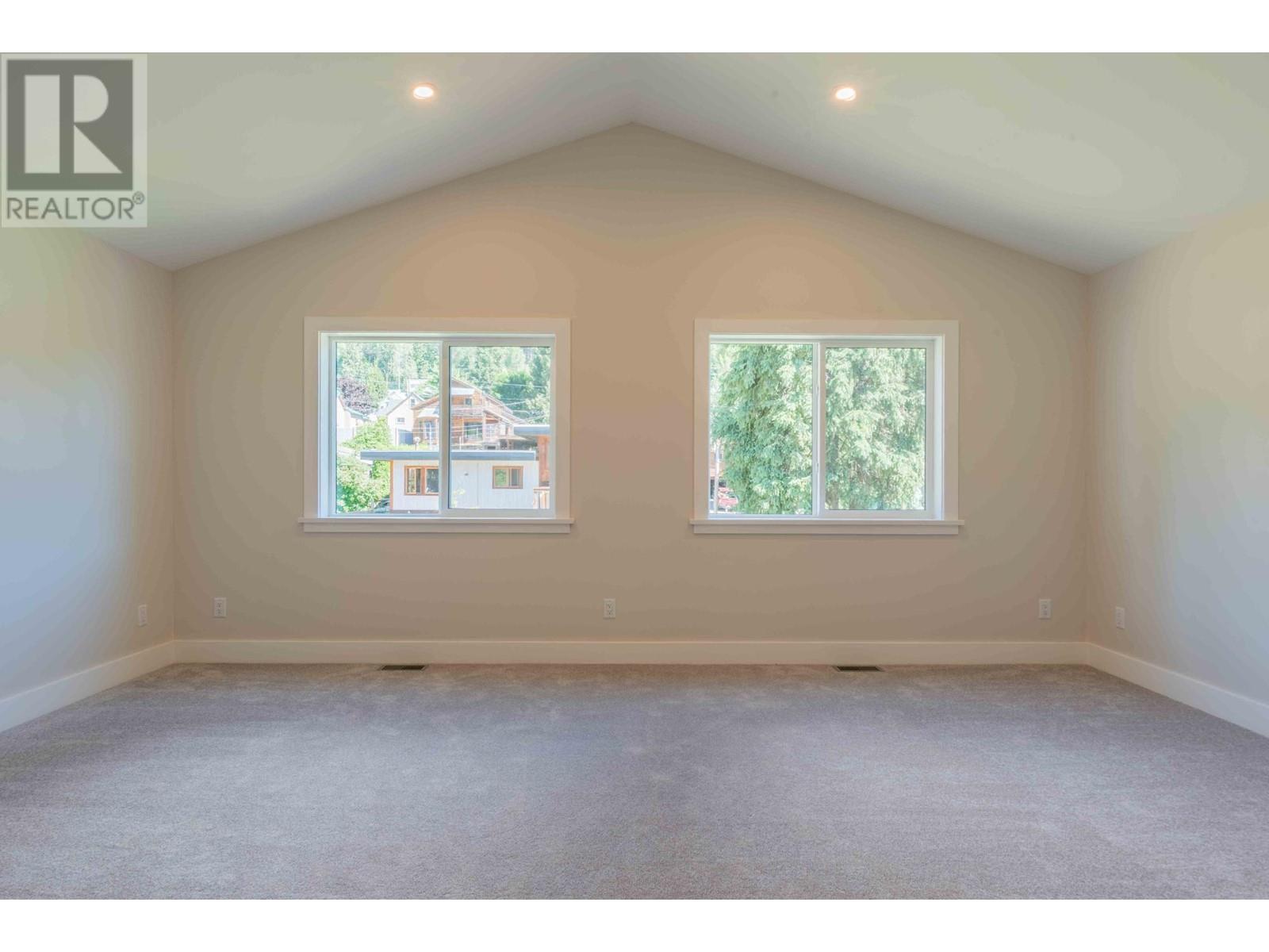 Property at 1554 COOK Avenue image 3