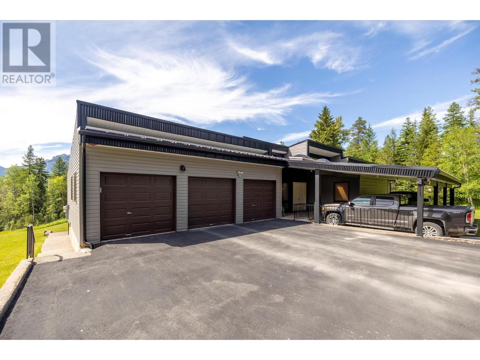 105 CASTLE MOUNTAIN Road Fernie