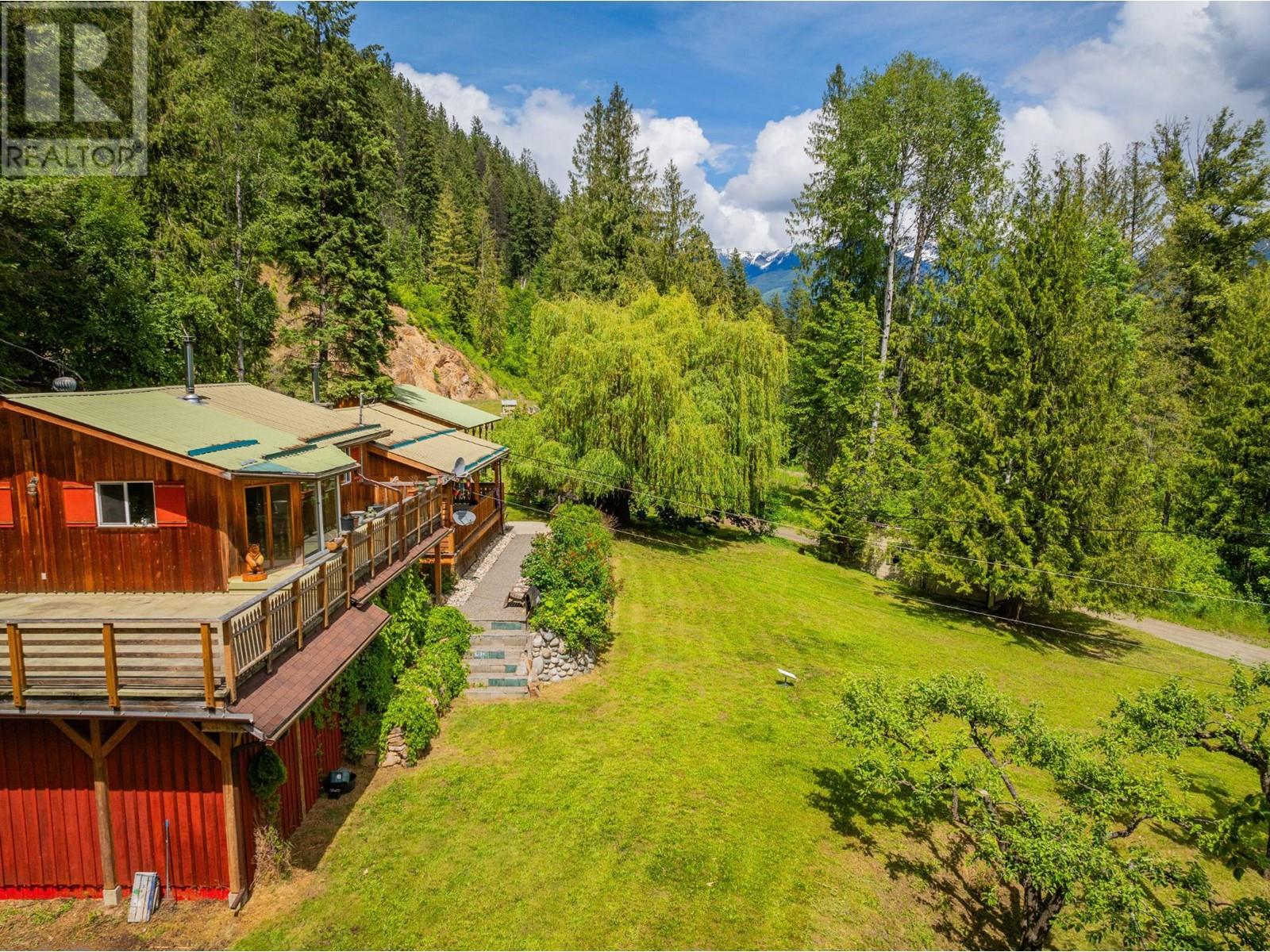 317 BRENNAND  Street Kaslo