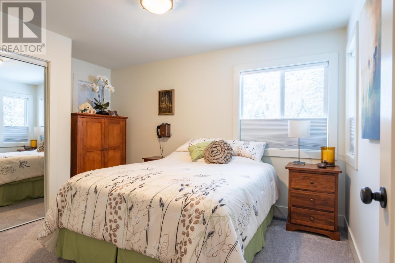 740 PRAIRIE SOUTH  Road Castlegar