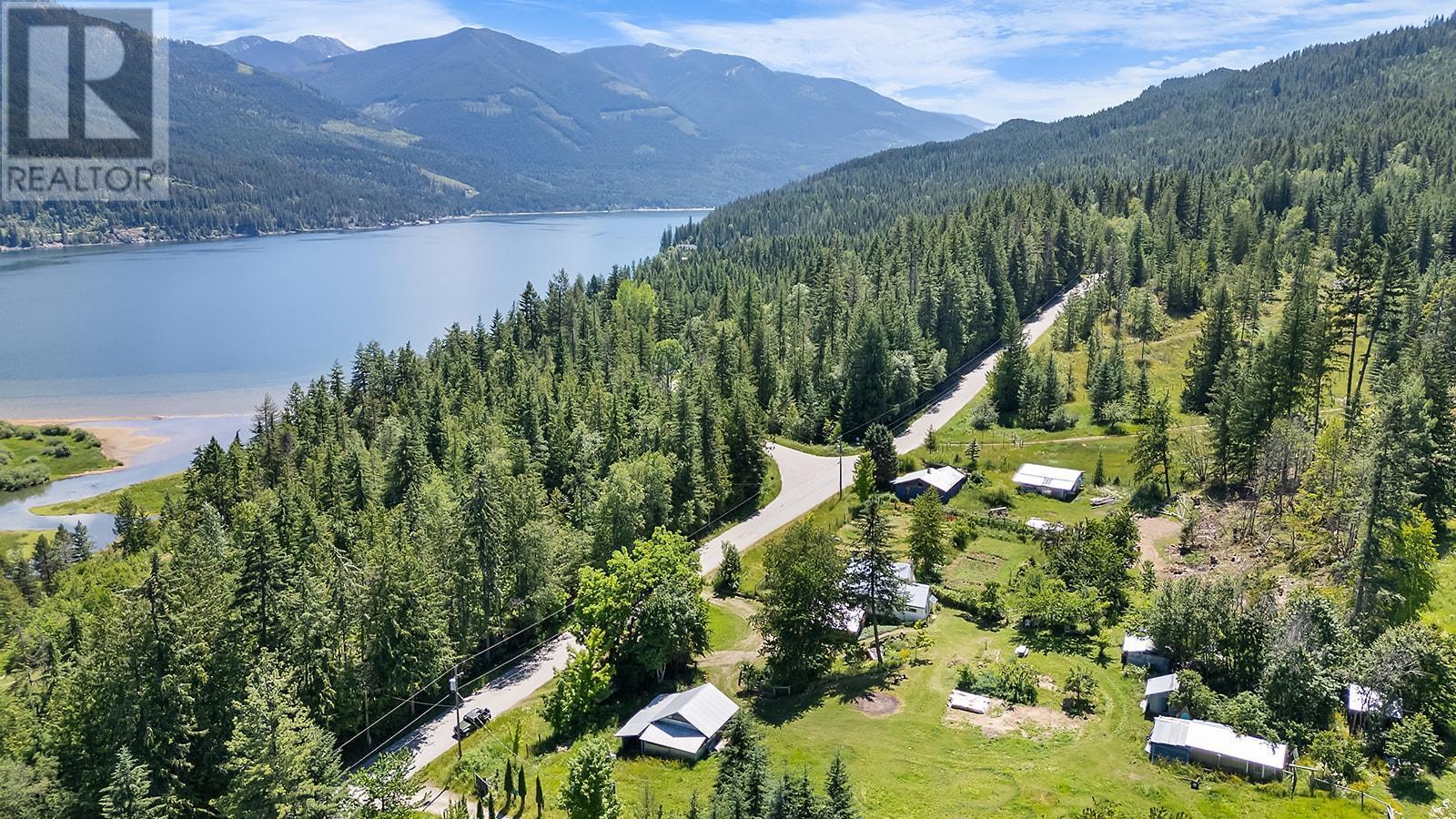 15781 Peters Road, Crawford Bay, British Columbia  V0B 1E0 - Photo 37 - 2478206