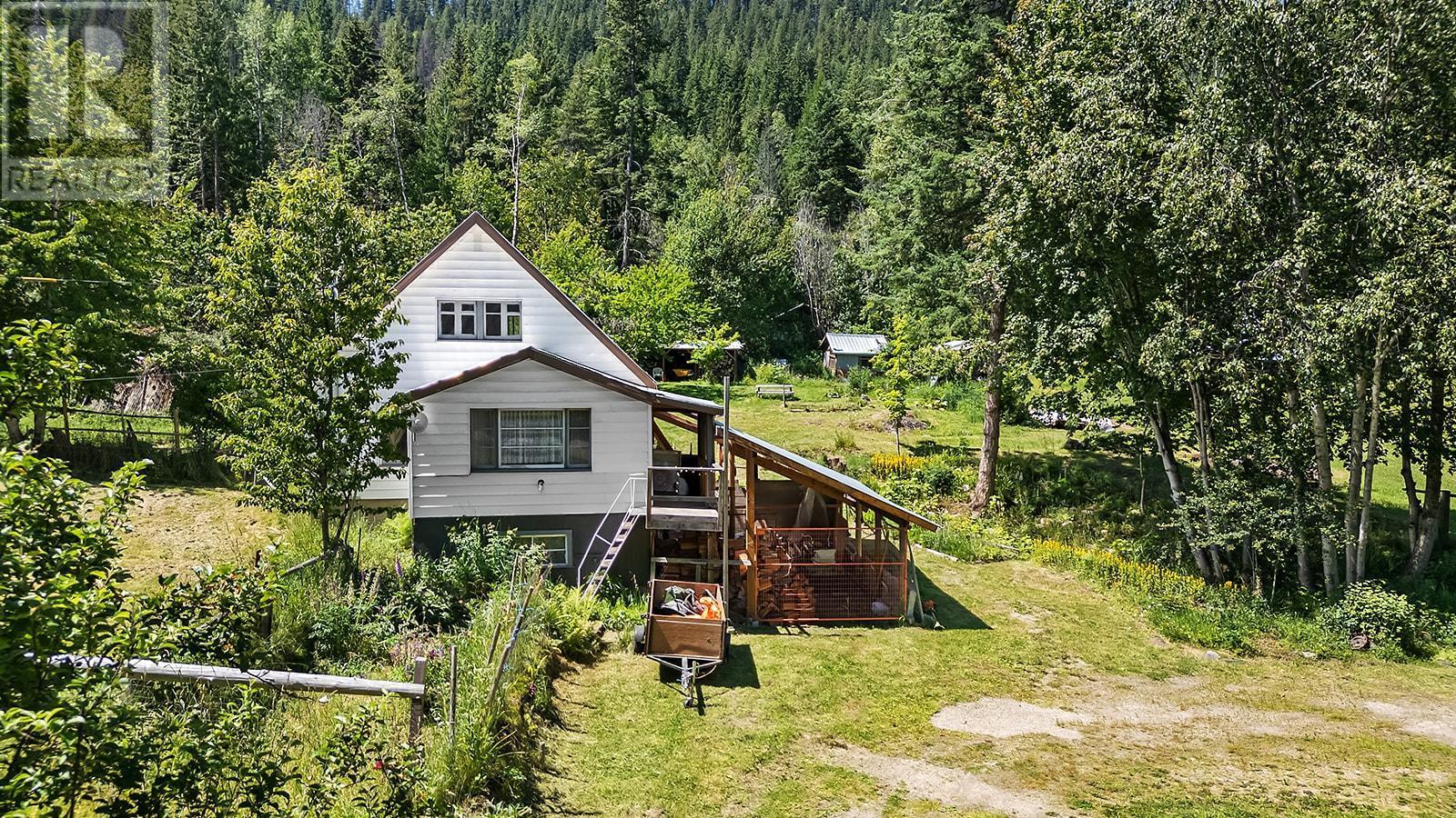 15781 Peters Road, Crawford Bay, British Columbia  V0B 1E0 - Photo 2 - 2478206