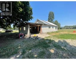 2635 Carson Road Grand Forks Rural, Grand Forks, Ca