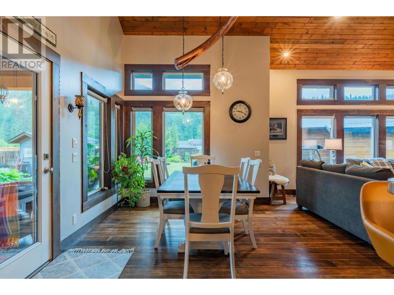 3305 PASS CREEK  Road Castlegar