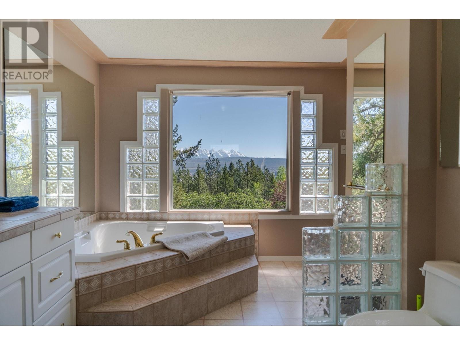 380 Ivy Road, Cranbrook, British Columbia  V1C 6W6 - Photo 19 - 2478352