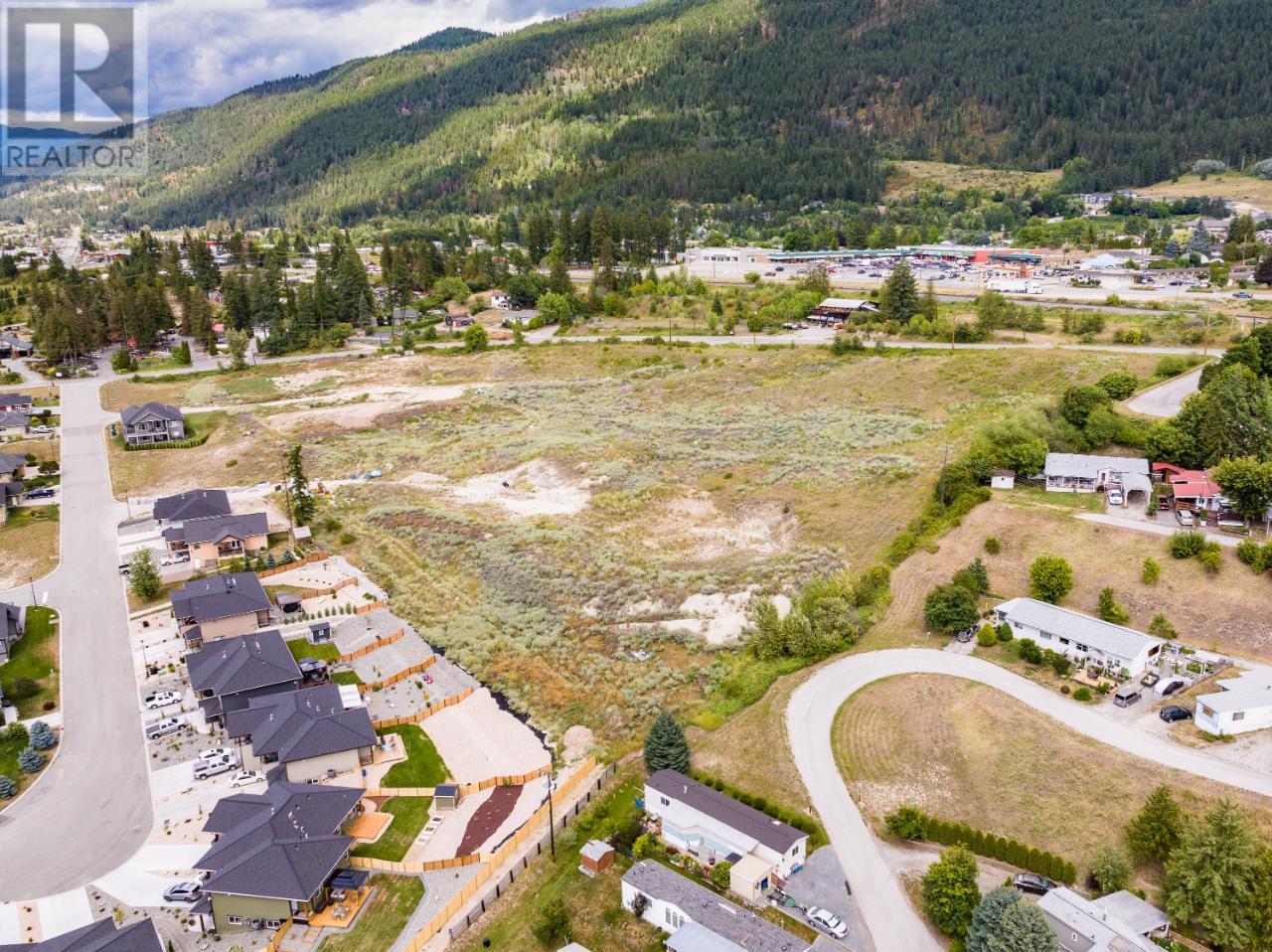 712 Valleyview Drive, Creston, British Columbia  V0B 1G0 - Photo 3 - 2478545