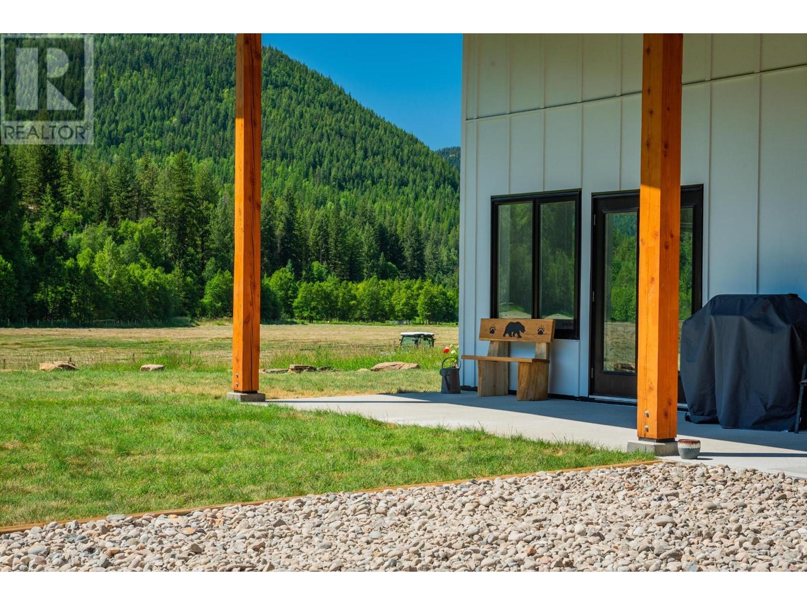 2335 PASS CREEK  Road Castlegar