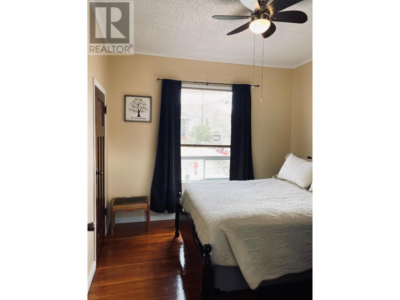 Property at 598 BINNS Street image 4