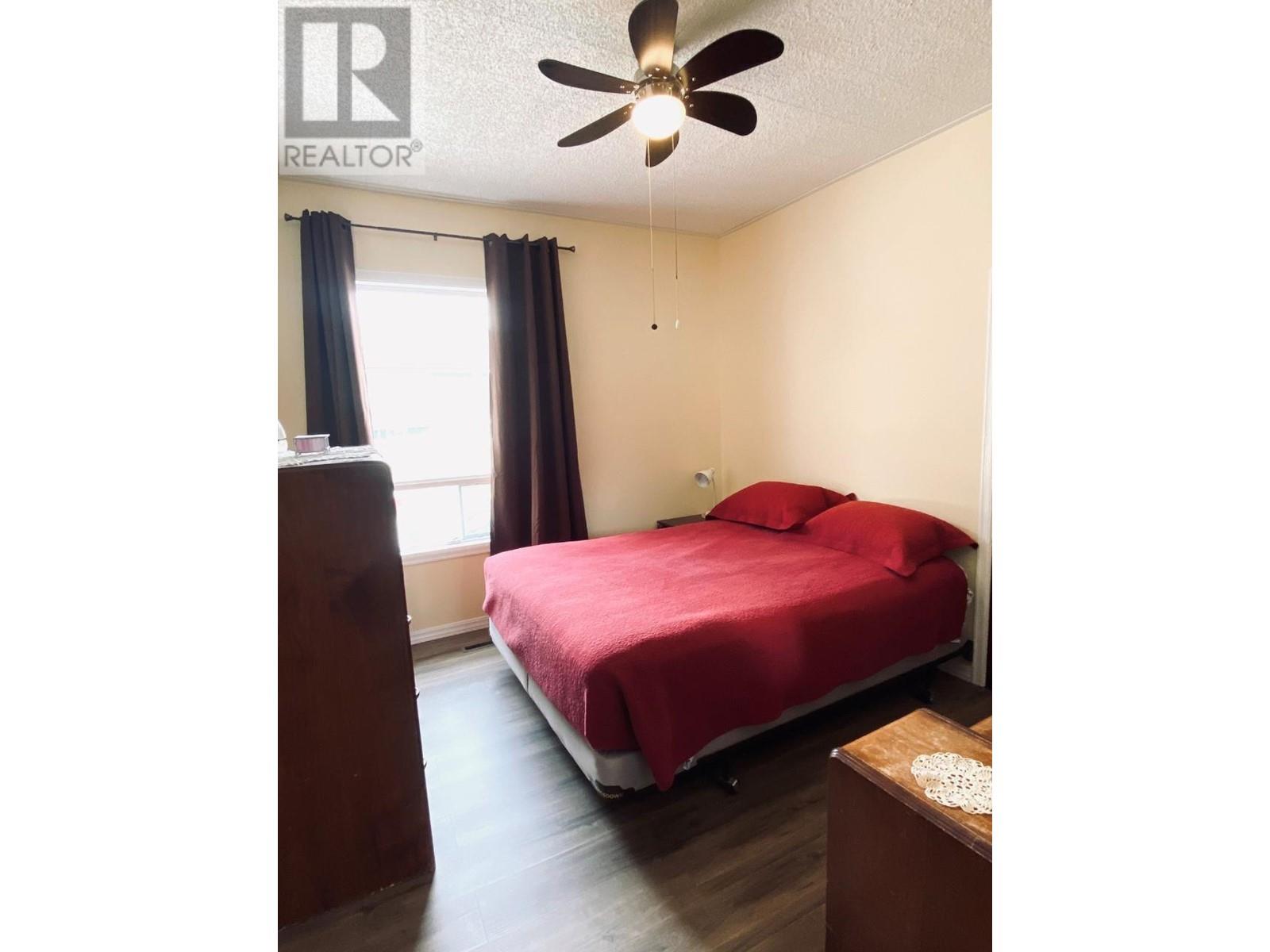 Property at 598 BINNS Street image 5