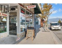 1025 CANYON Street, creston, British Columbia