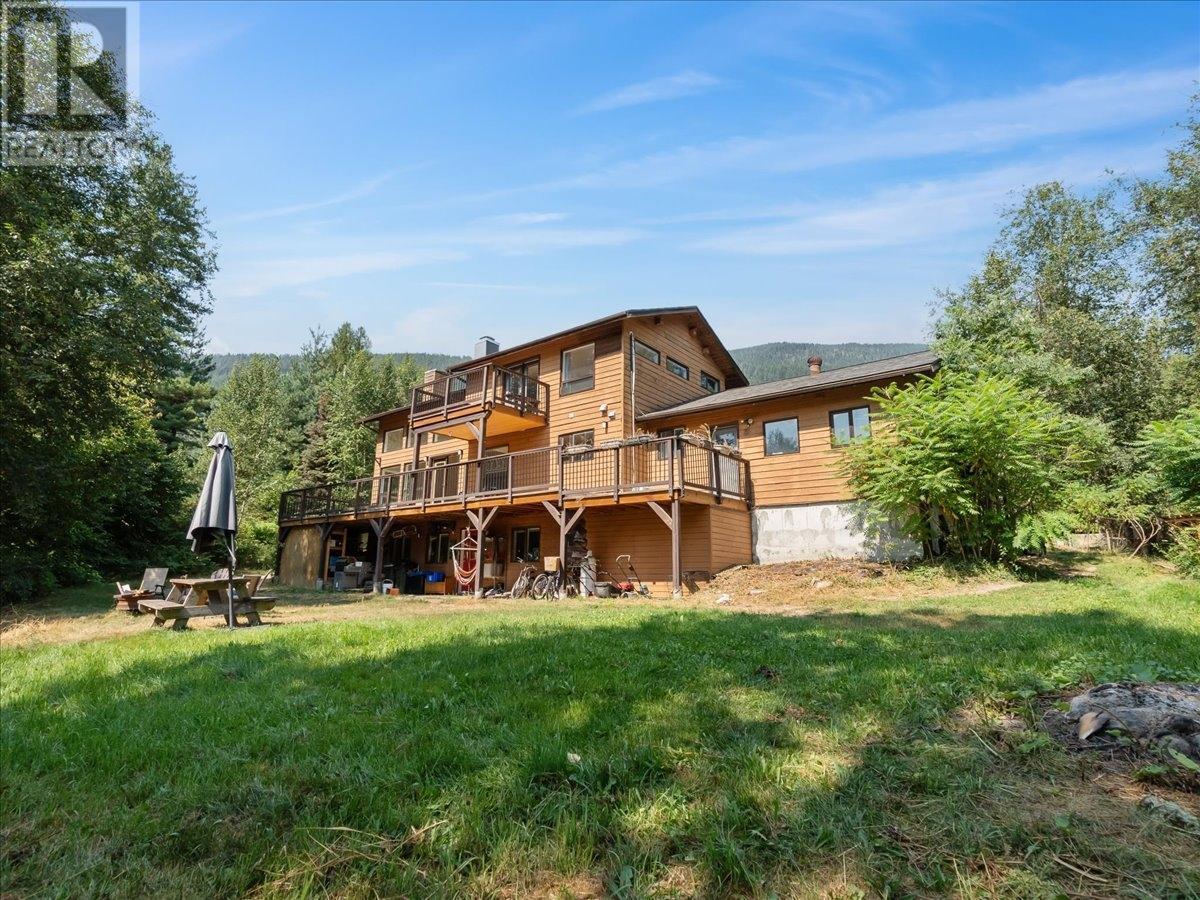 6172 SLOCAN RIVER  Road Winlaw