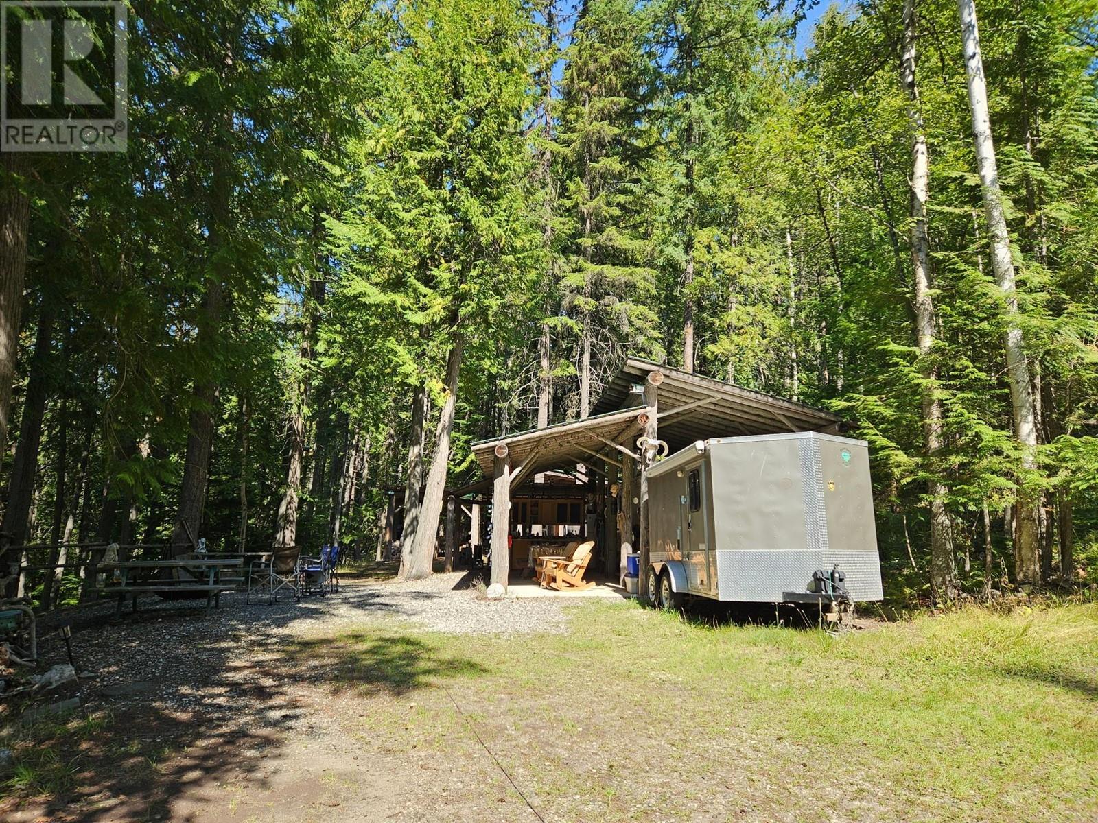 5851 6 Highway, Burton, British Columbia V0G 1E0 - Photo 11 - 2479382