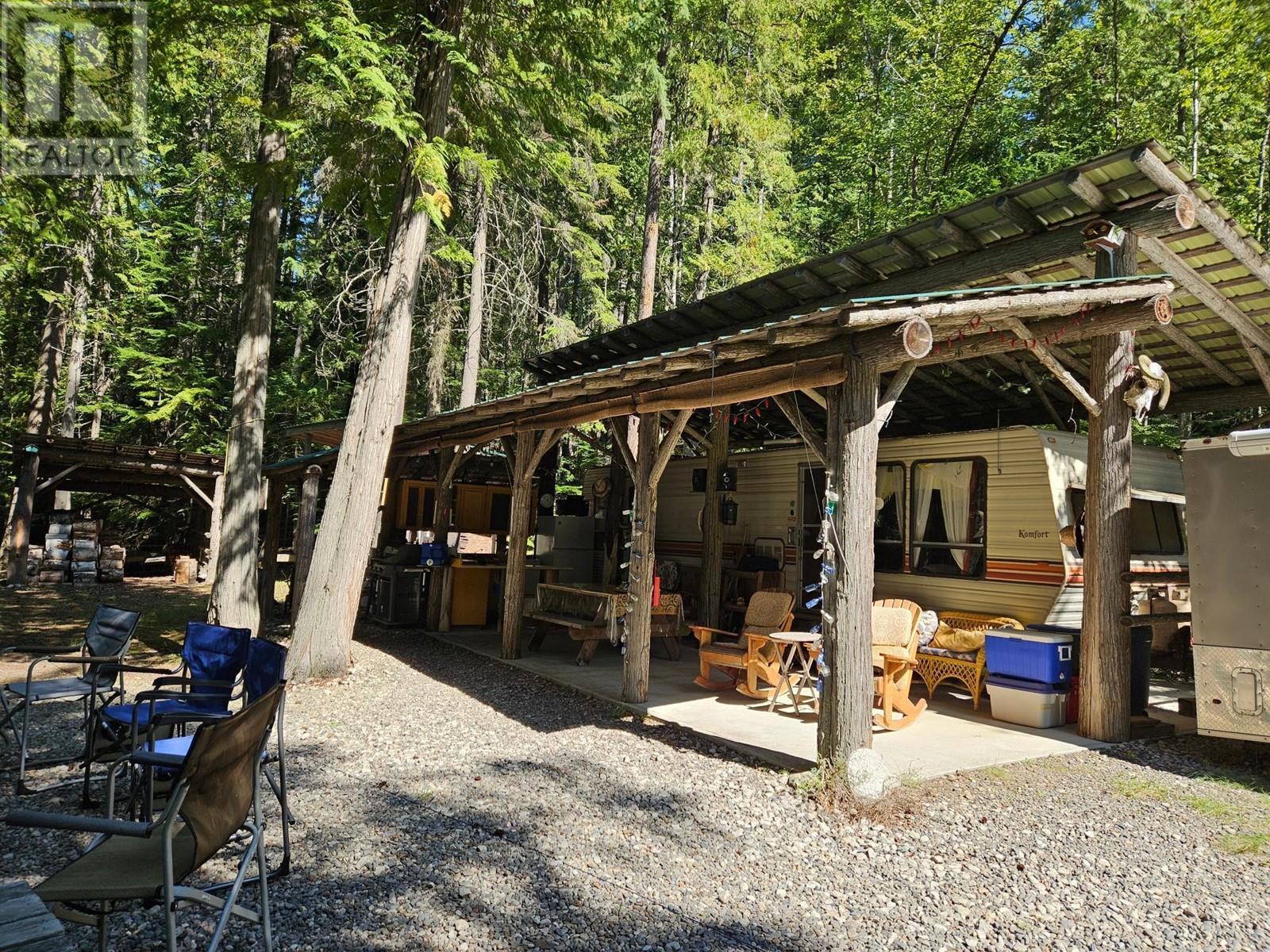 5851 6 Highway, Burton, British Columbia V0G 1E0 - Photo 13 - 2479382