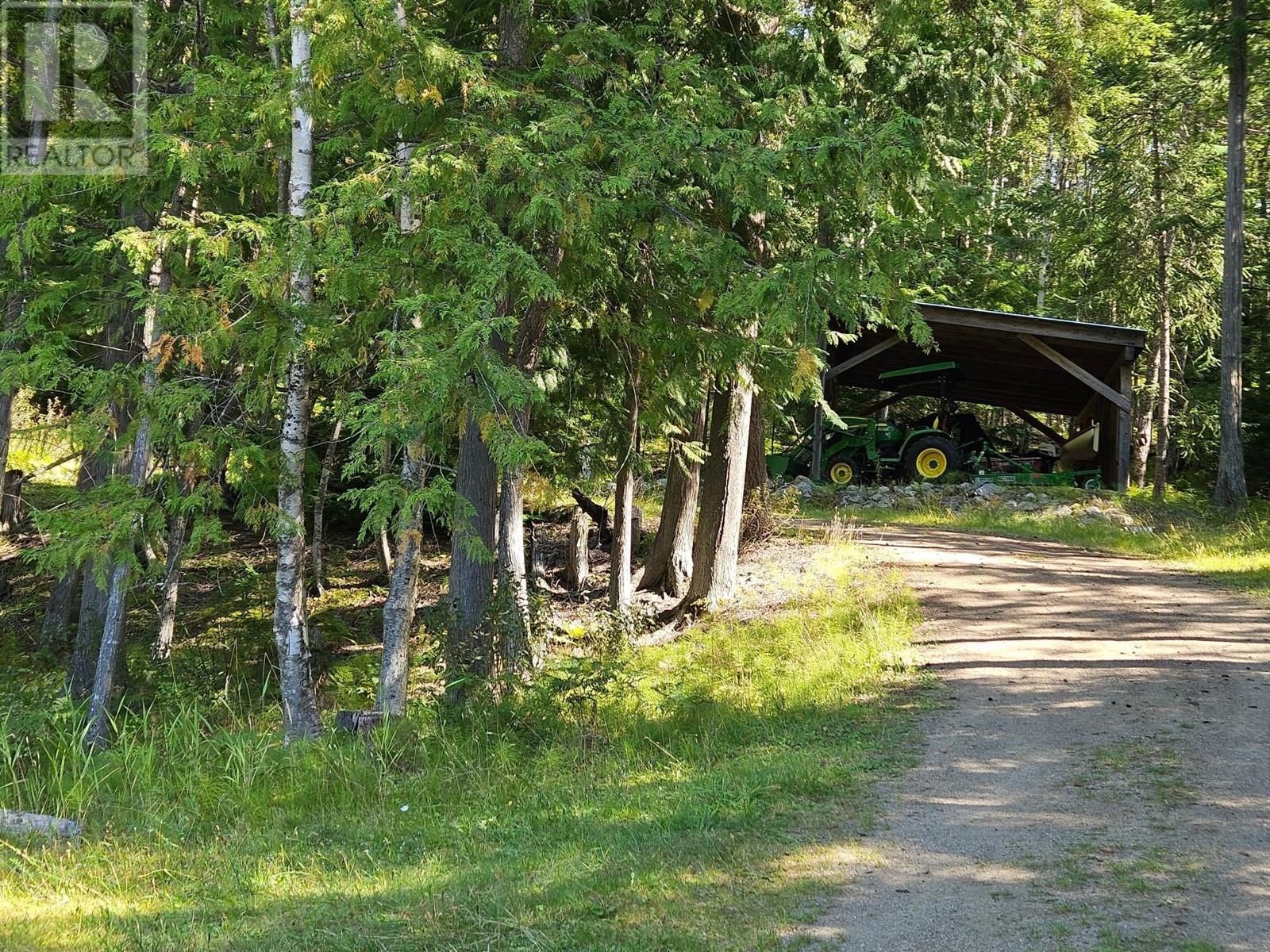 5851 6 Highway, Burton, British Columbia V0G 1E0 - Photo 26 - 2479382