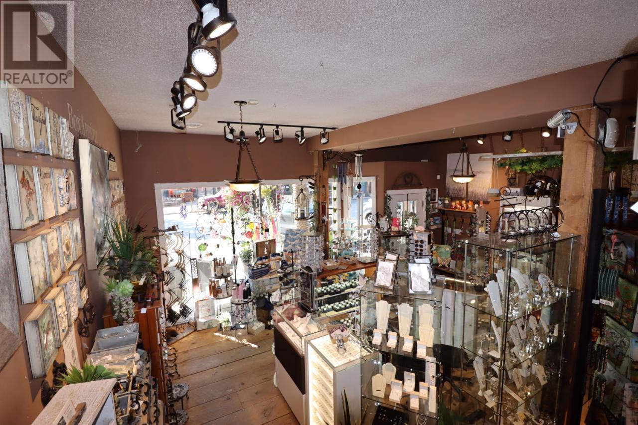 337 Market Avenue, Grand Forks, British Columbia  V0H 1H0 - Photo 8 - 2479462