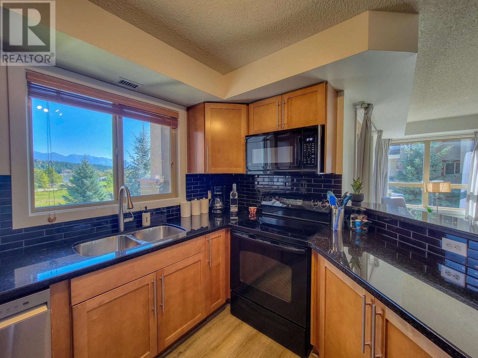 205 THIRD  Avenue Unit# 3305 Invermere