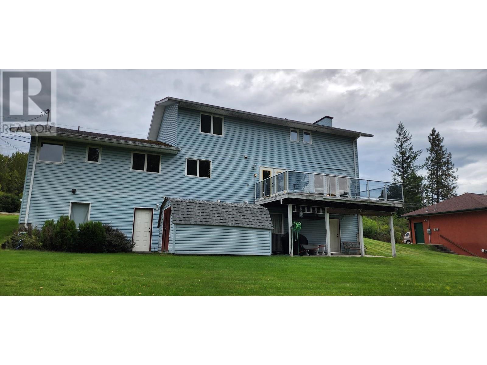 Property at 1975 OLD SALMO Road image 5