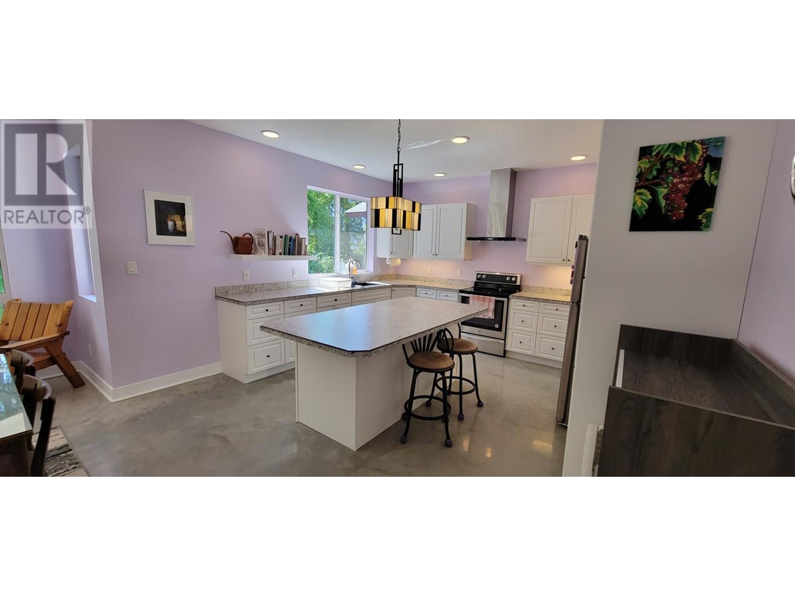 515 9th Avenue, New Denver, British Columbia V0G 1S0 - Photo 4 - 2479679