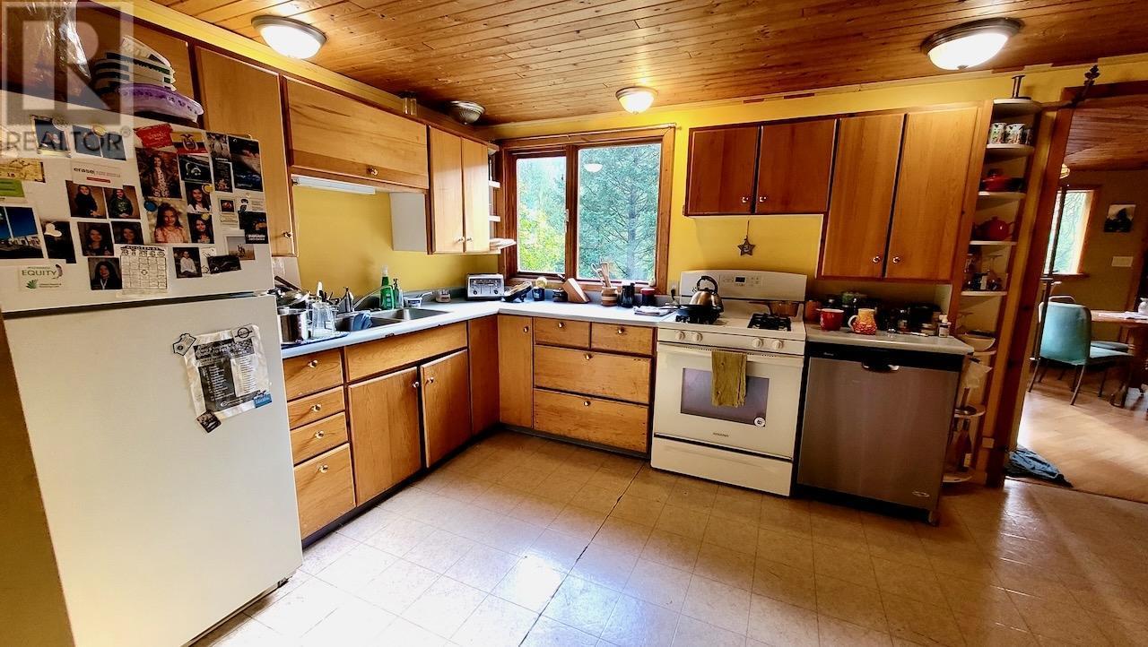 2010 Creek Street, Nelson, British Columbia  V1L 1M7 - Photo 38 - 2479682