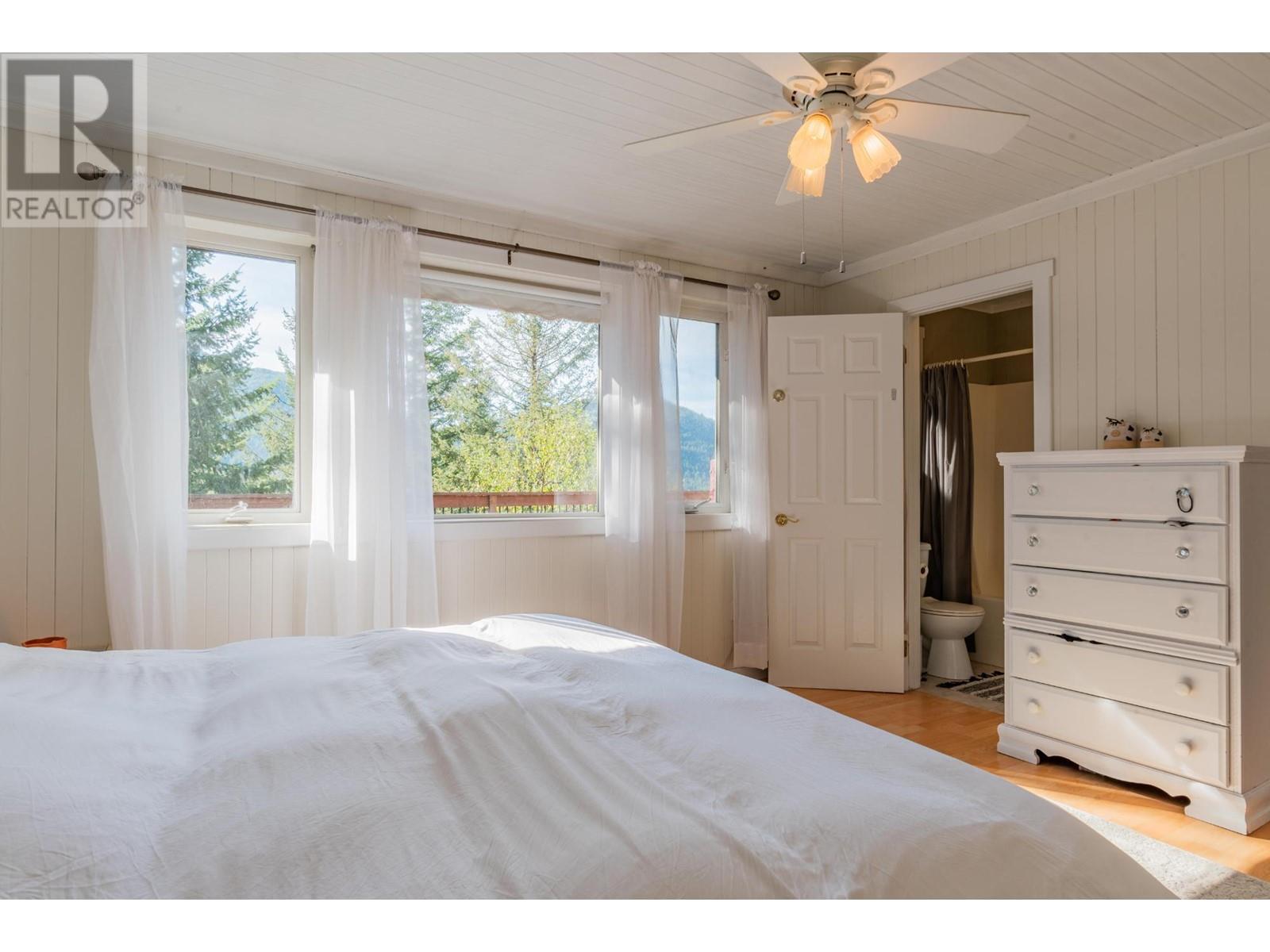 2396 NAULT  Road Castlegar