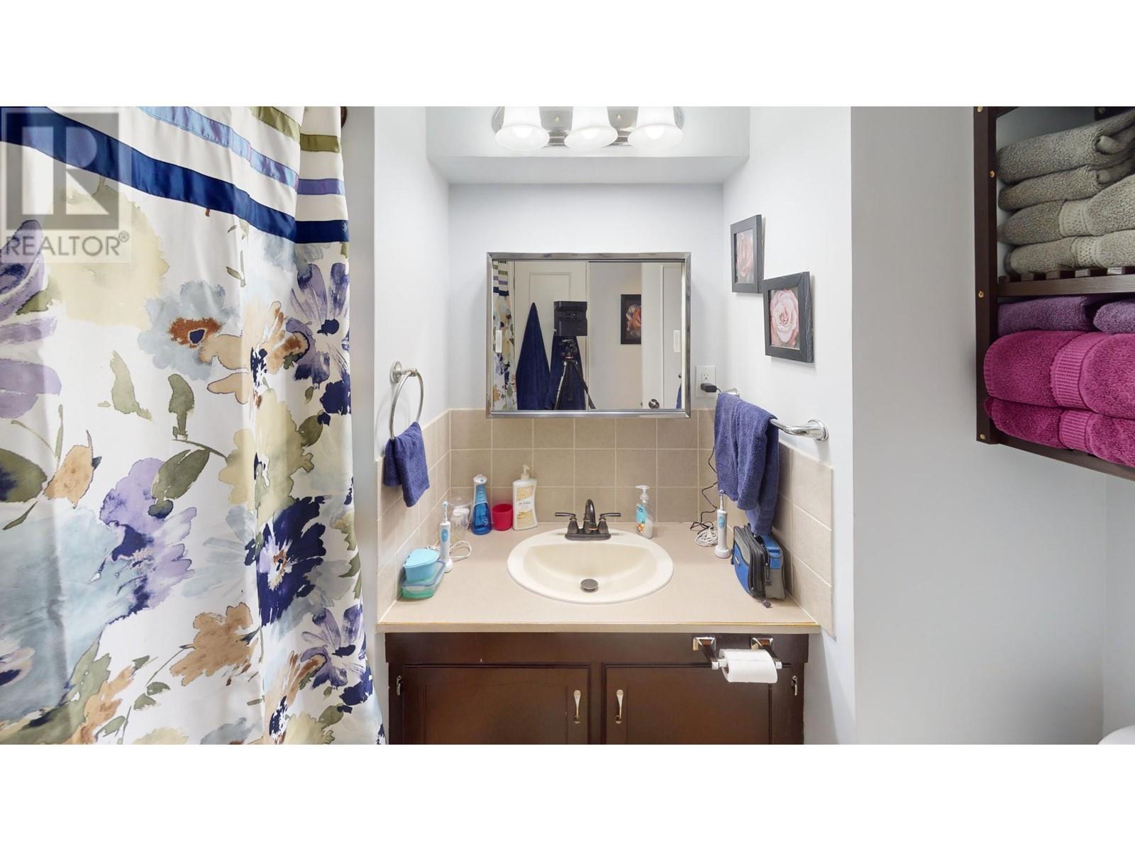 5670 Glenmore Drive, Edgewater, British Columbia  V0A 1E0 - Photo 28 - 2479818