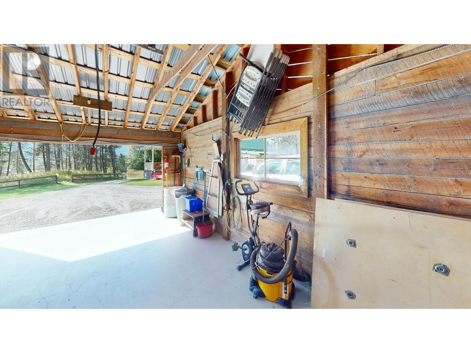5670 Glenmore Drive, Edgewater, British Columbia  V0A 1E0 - Photo 37 - 2479818