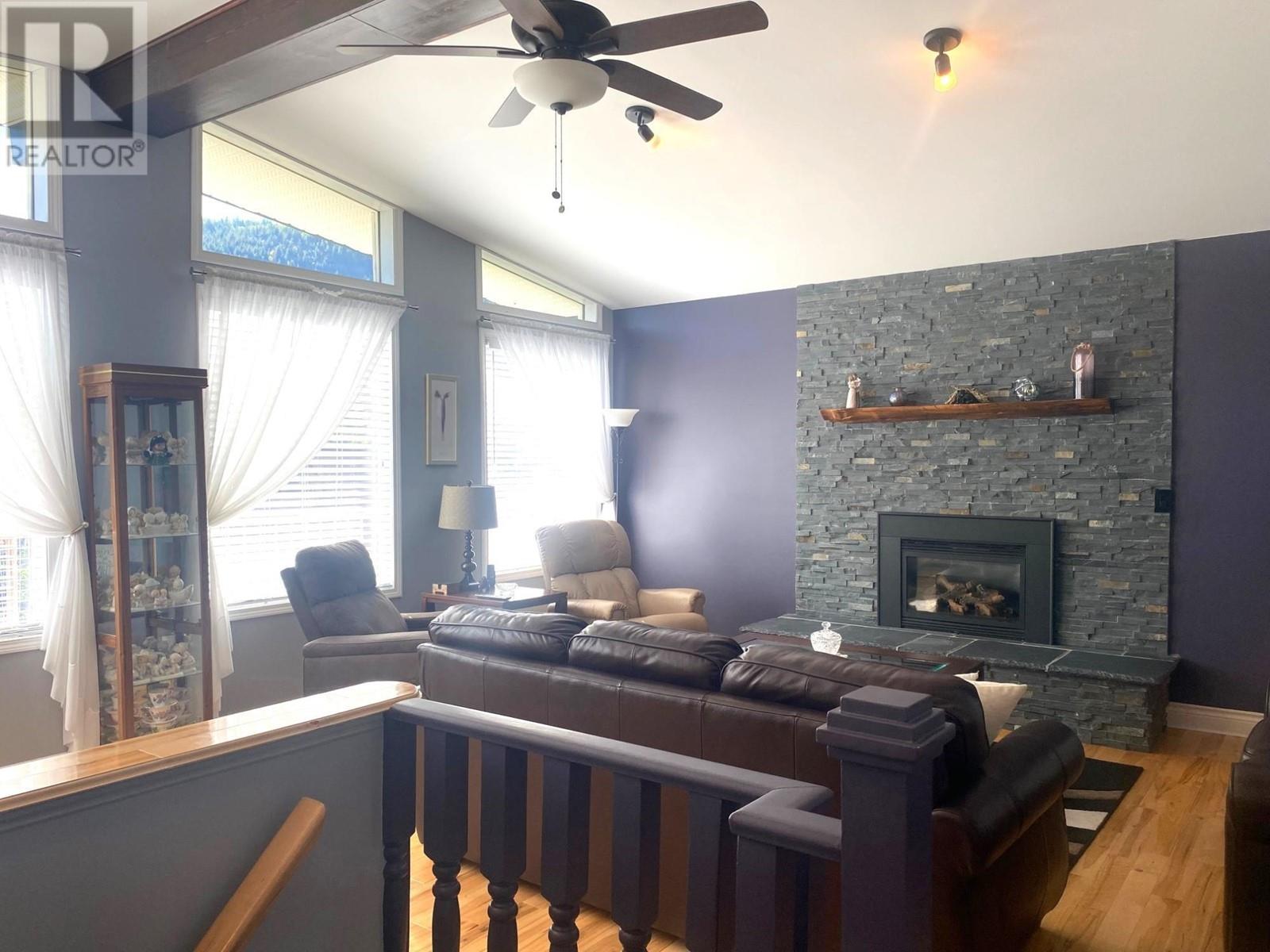 Property at 2849 LABURNUM Drive image 2