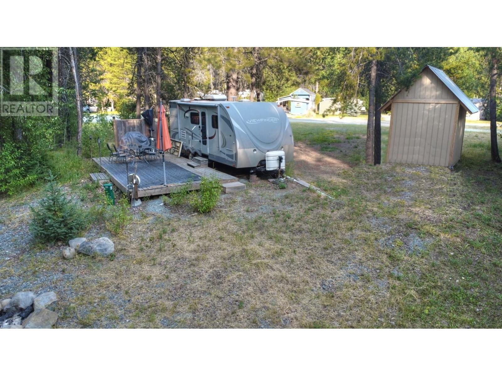 8202 LIVESLY Road Unit# 2, Yahk, British Columbia