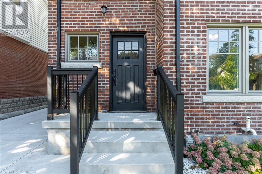 Property at 100 KENSINGTON Avenue S image 5
