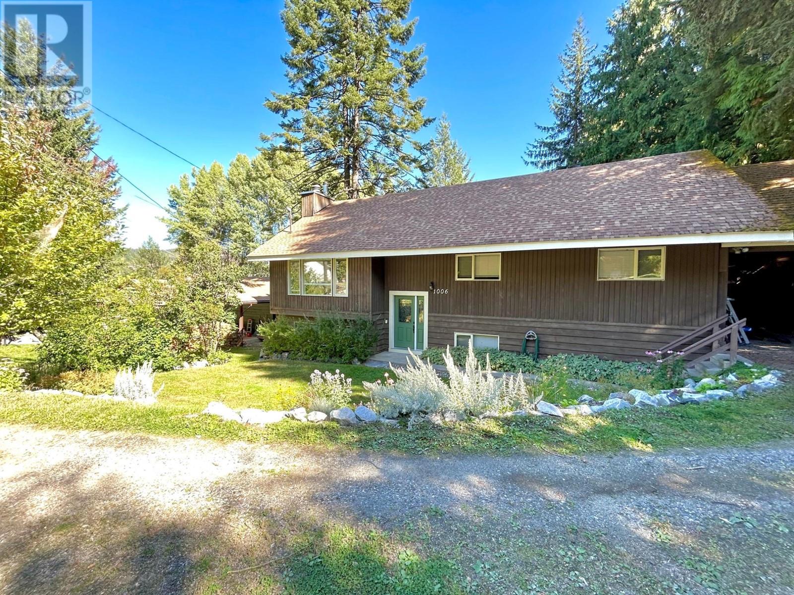 1006 EARL  Street Rossland