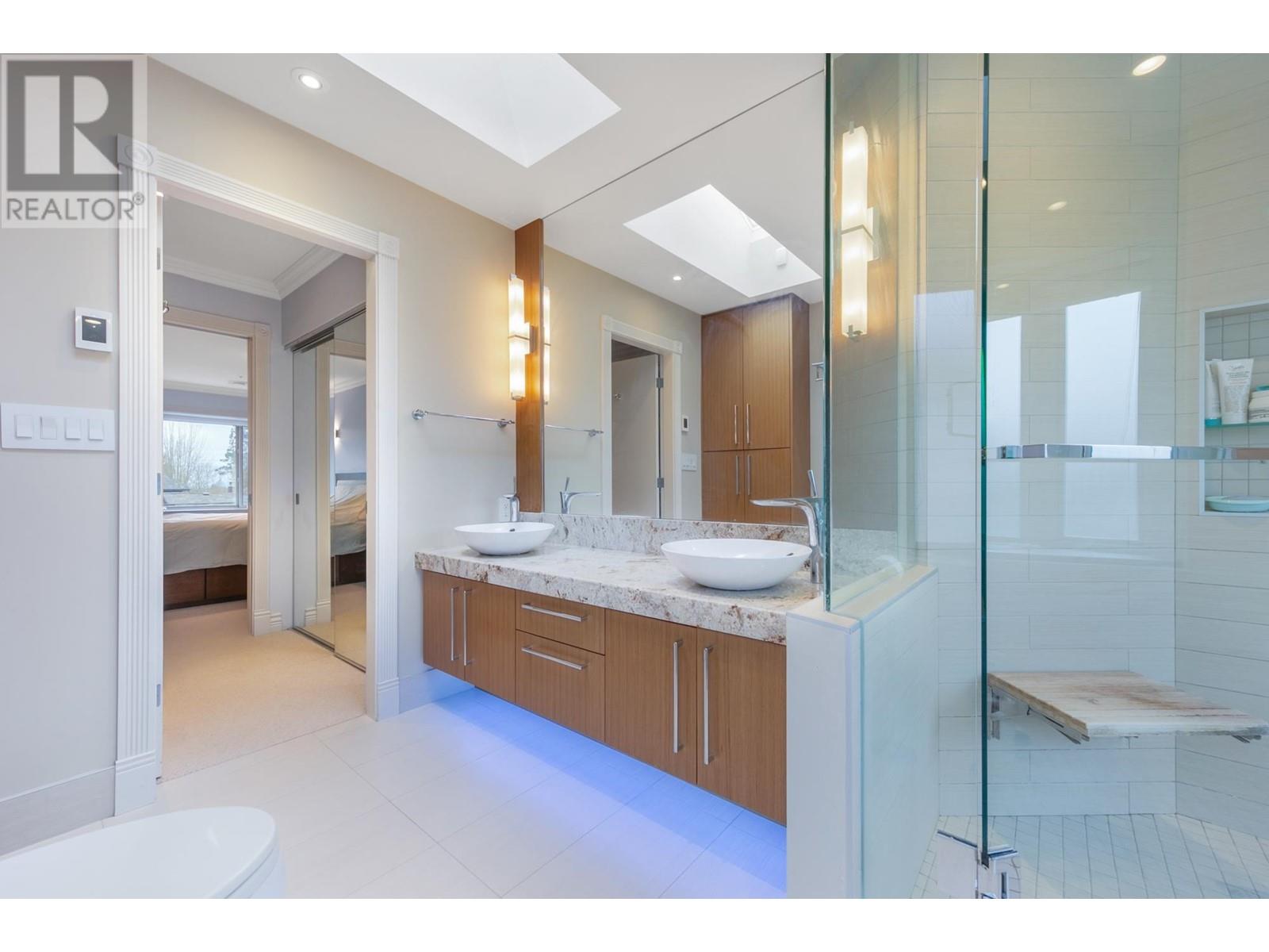 Listing Picture 16 of 34 : 1688 W 61ST AVENUE, Vancouver / 溫哥華 - 魯藝地產 Yvonne Lu Group - MLS Medallion Club Member