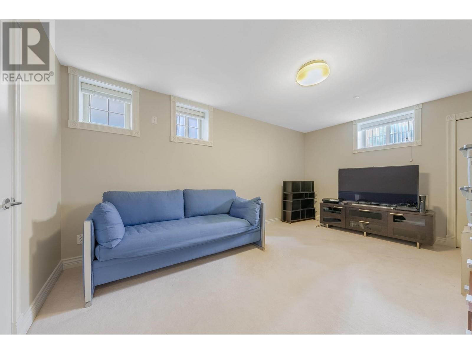 Listing Picture 25 of 34 : 1688 W 61ST AVENUE, Vancouver / 溫哥華 - 魯藝地產 Yvonne Lu Group - MLS Medallion Club Member