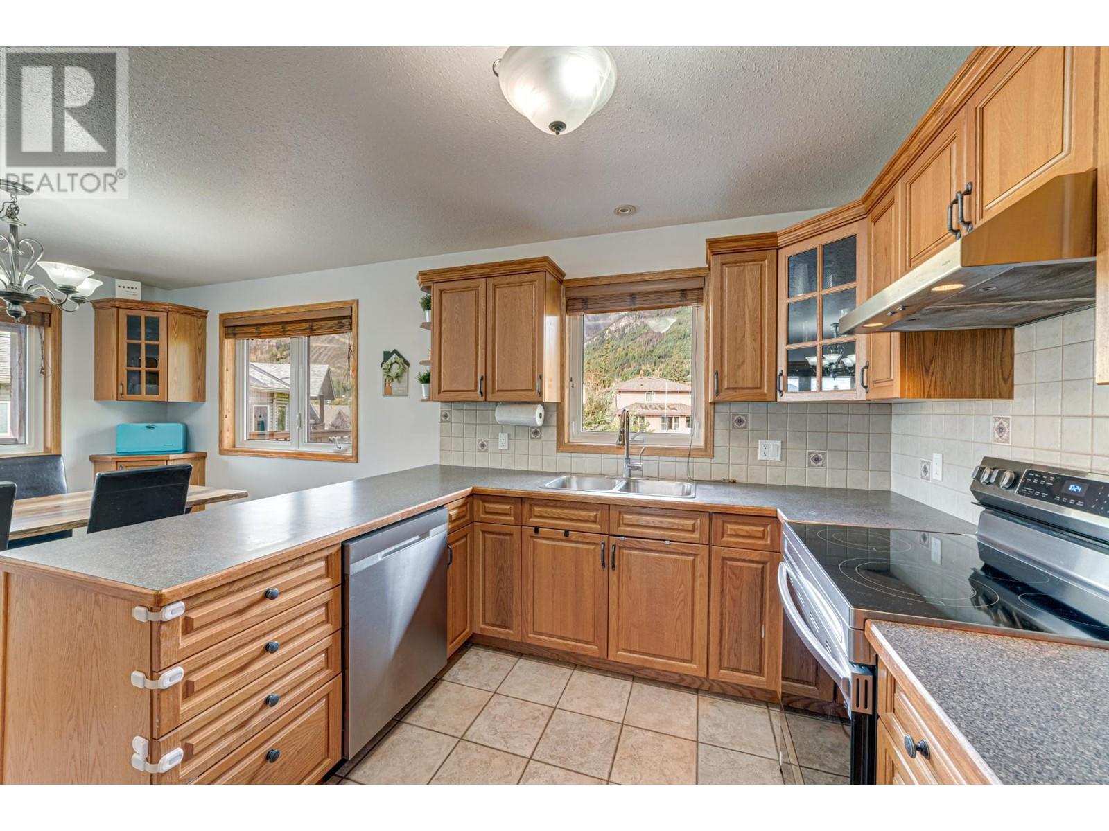 1254 VALLEY VIEW  Drive Sparwood