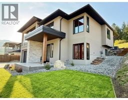 8781 RIVERSIDE Drive Grand Forks
