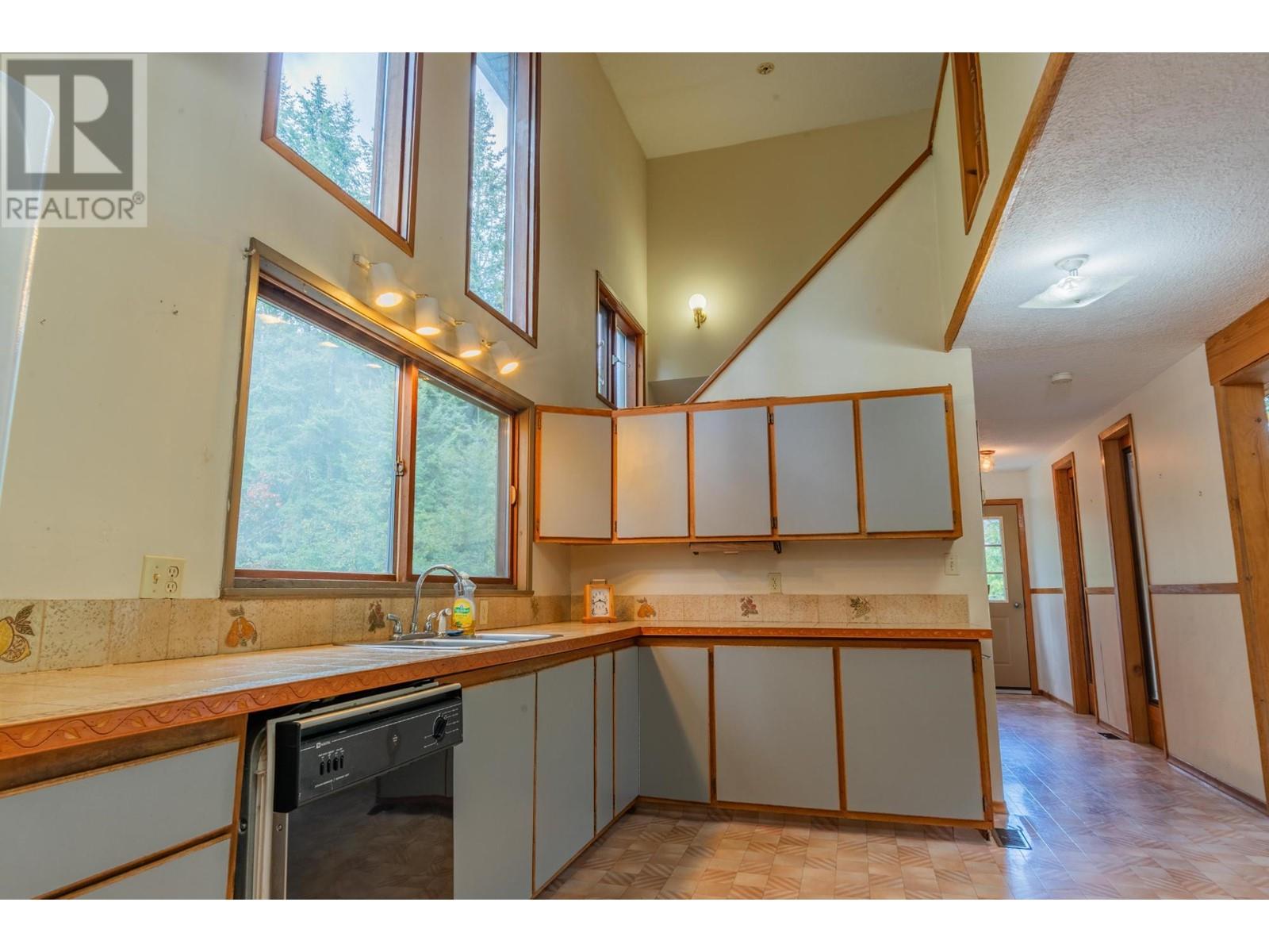 5342 AMUNDSEN  Road Kaslo