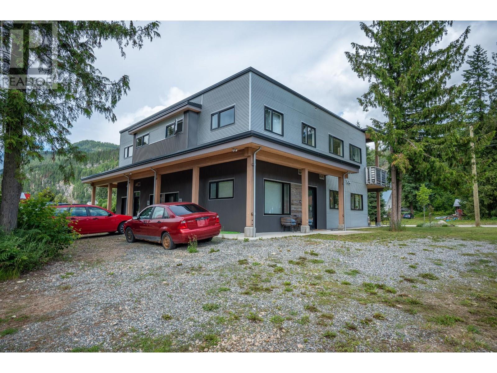 617 HAROLD Street Slocan