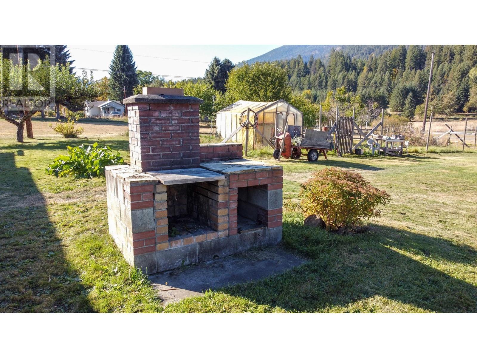 2697 SHOREACRES Road Castlegar