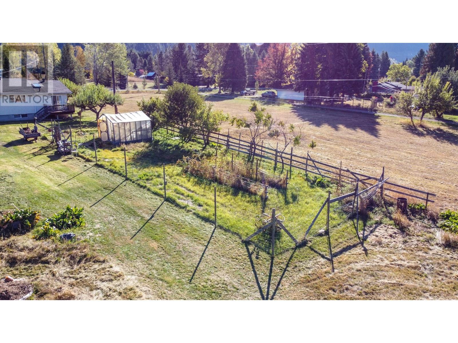 2697 SHOREACRES Road Castlegar