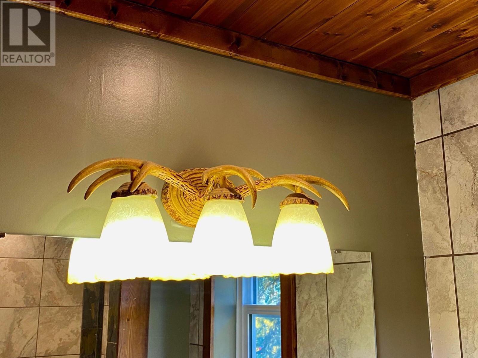 6927 Customs Road, Kingsgate, British Columbia  V0B 1V1 - Photo 17 - 2480062