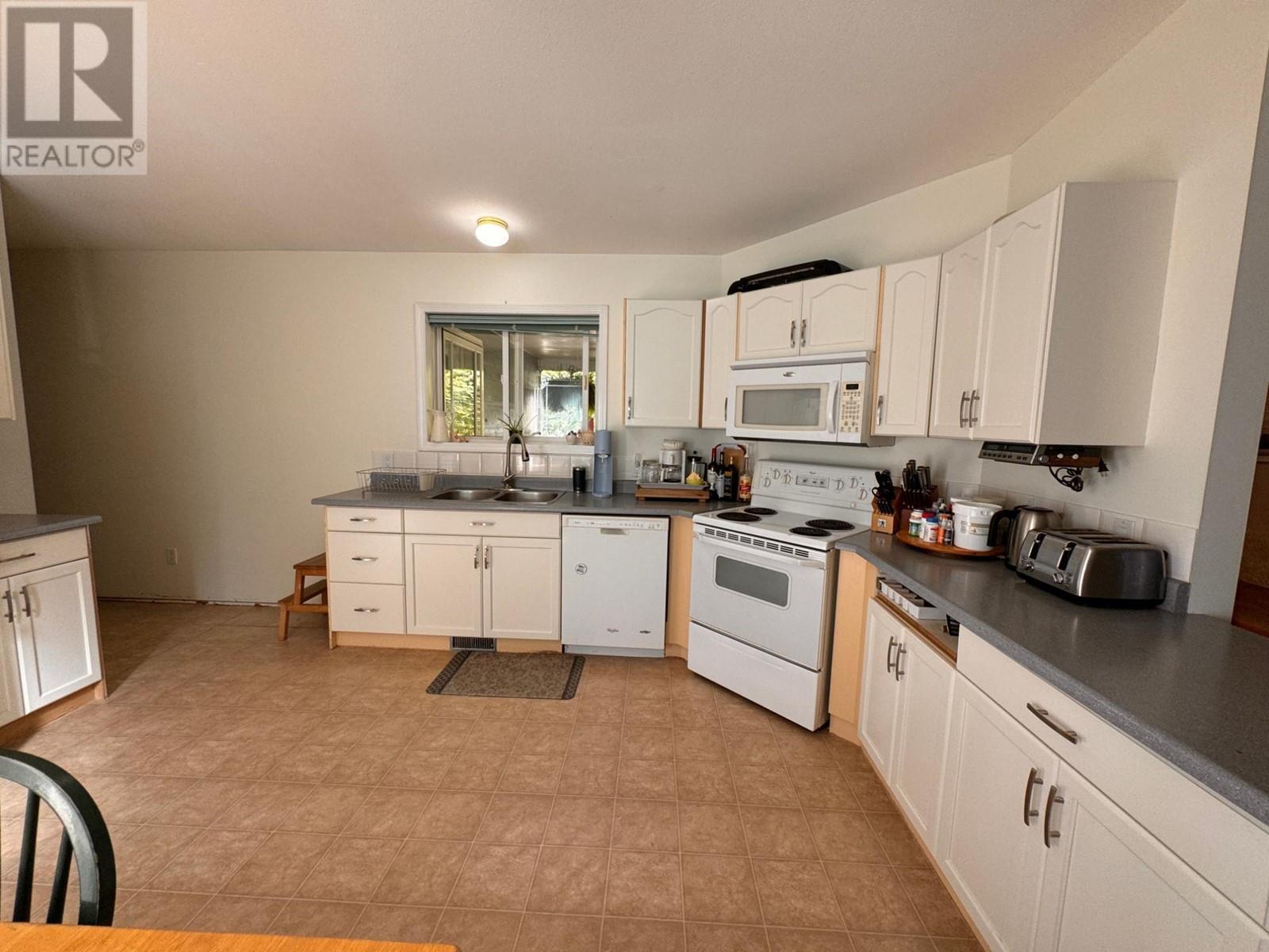 891 Monte Vista Drive Unit# 35, Rossland, British Columbia  V0G 1Y0 - Photo 13 - 2480071