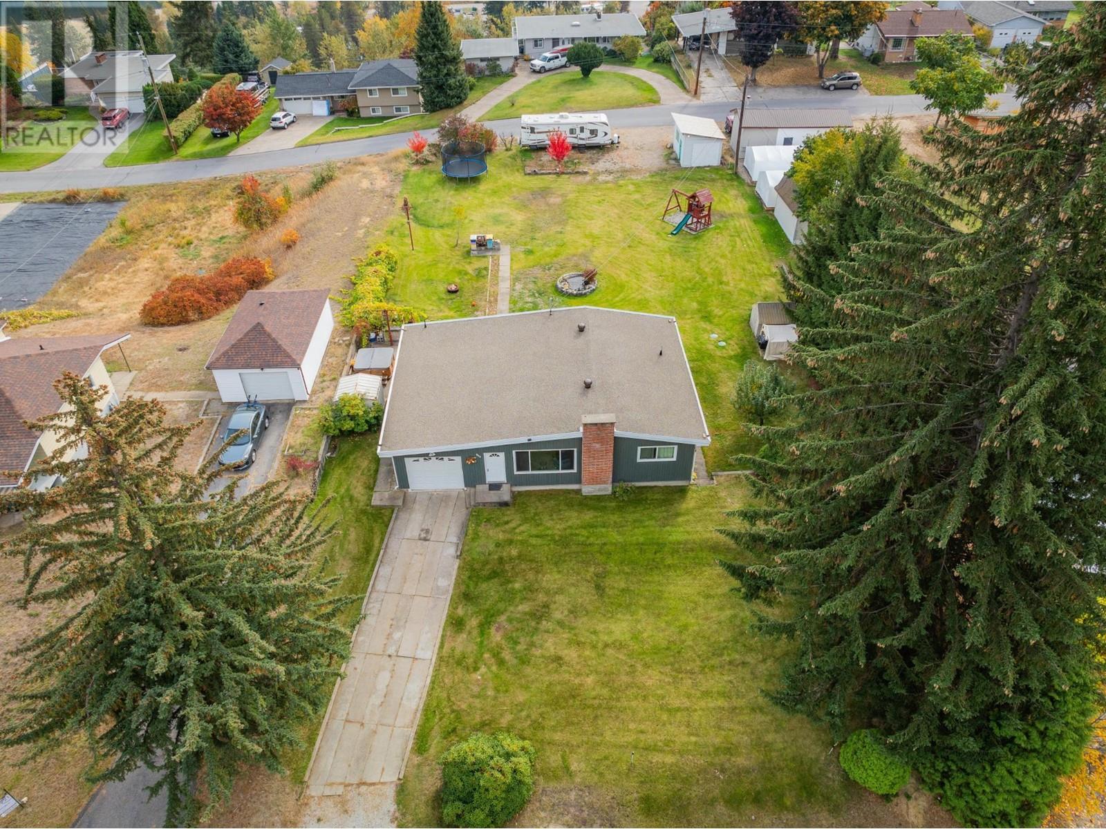 522 13TH Avenue Castlegar