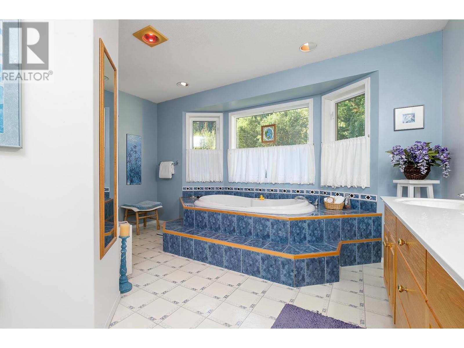 Property at 1495 VICTORIA Avenue image 5