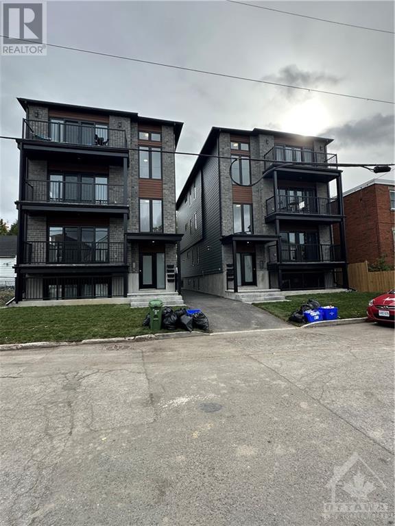 340-342 Shakespeare StreetOttawa, Ontario  K1L 5M2 - Photo 1 - X9768631