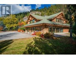 1746 SANDNER FRONTAGE Road, christina lake, British Columbia