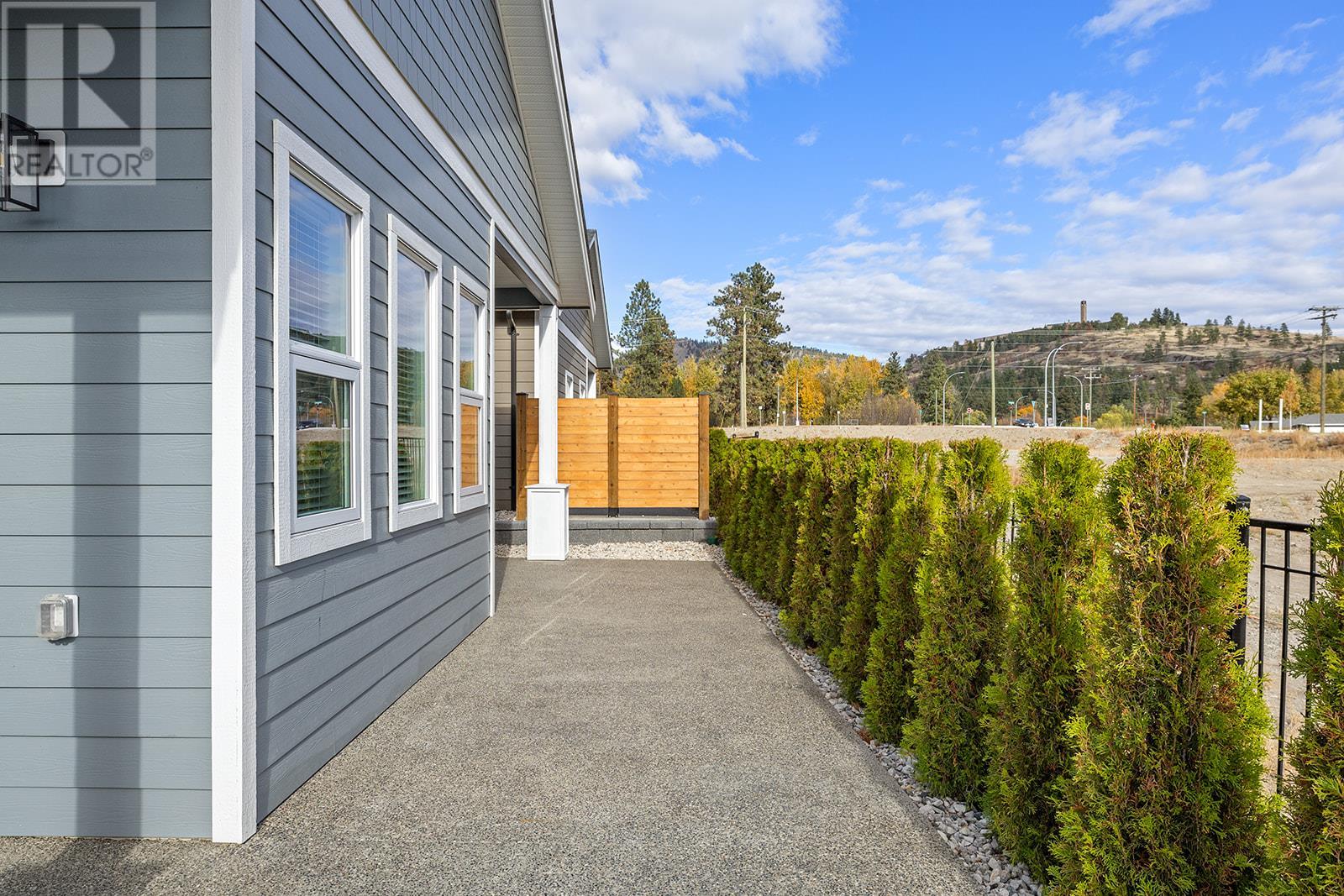 3755 St. James Drive West Kelowna